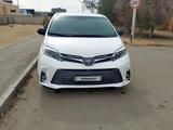 Toyota Sienna 2020 года за 16 200 000 тг. в Актау – фото 3