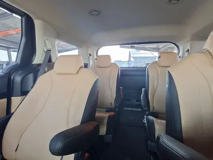 Kia Carnival 2023 года за 21 000 000 тг. в Шымкент – фото 19