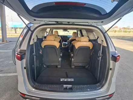 Kia Carnival 2023 года за 21 000 000 тг. в Шымкент – фото 20