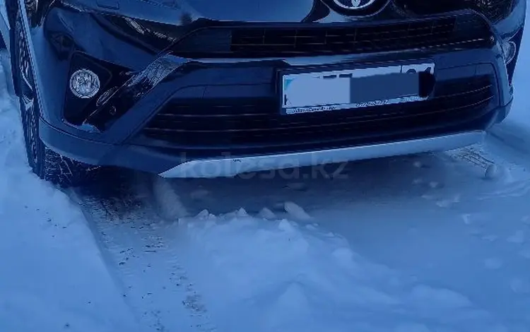 Toyota RAV4 2018 года за 11 900 000 тг. в Астана