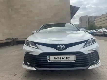 Toyota Camry 2023 года за 18 200 000 тг. в Астана – фото 17