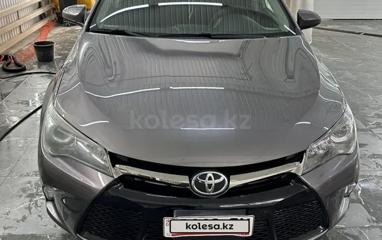 Toyota Camry 2015 года за 11 000 000 тг. в Актобе