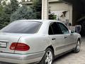 Mercedes-Benz E 240 1999 года за 2 100 000 тг. в Алматы – фото 4