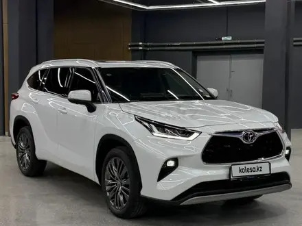 Toyota Highlander Luxe 2026 года за 27 700 000 тг. в Астана