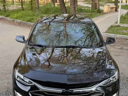 Chevrolet Malibu 2020 года за 10 500 000 тг. в Алматы – фото 32