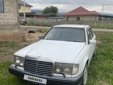 Mercedes-Benz E 230 1990 года за 750 000 тг. в Алматы – фото 2