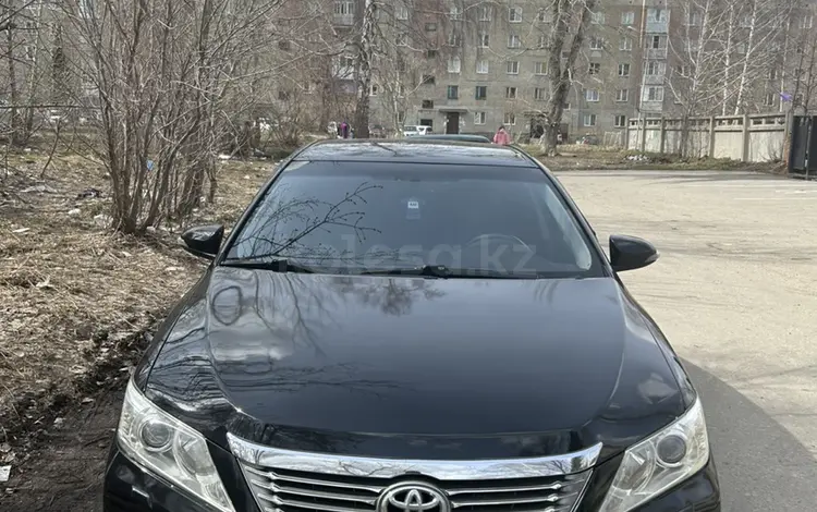 Toyota Camry 2014 года за 10 500 000 тг. в Риддер