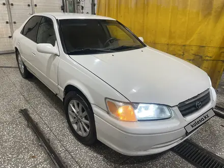 Toyota Camry 2000 года за 3 200 000 тг. в Алматы – фото 3