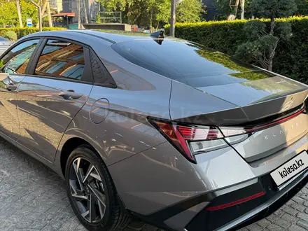 Hyundai Elantra 2024 года за 9 700 000 тг. в Алматы – фото 5