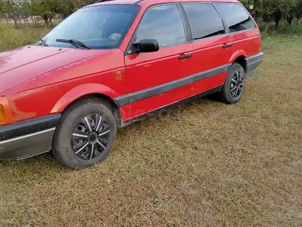 Volkswagen Passat 1993 года за 1 300 000 тг. в Есик – фото 6