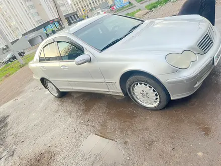 Mercedes-Benz C 240 2000 года за 3 200 000 тг. в Астана