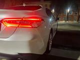 Toyota Camry 2018 года за 14 100 000 тг. в Алматы – фото 5