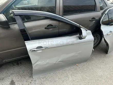 Двери Камри 70 за 50 000 тг. в Алматы – фото 4