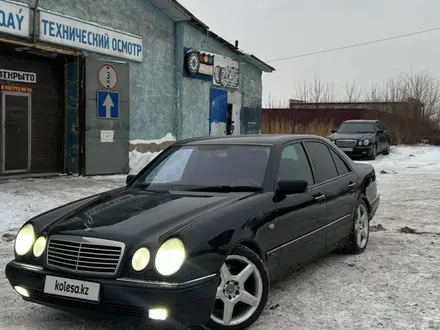 Mercedes-Benz E 320 1998 года за 3 600 731 тг. в Караганда – фото 2