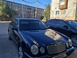 Mercedes-Benz E 320 1998 года за 2 700 000 тг. в Жезказган – фото 2