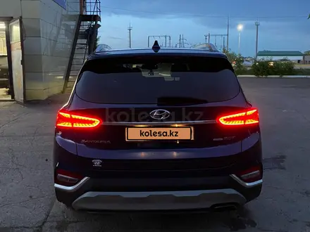 Hyundai Santa Fe 2019 года за 14 500 000 тг. в Караганда – фото 5