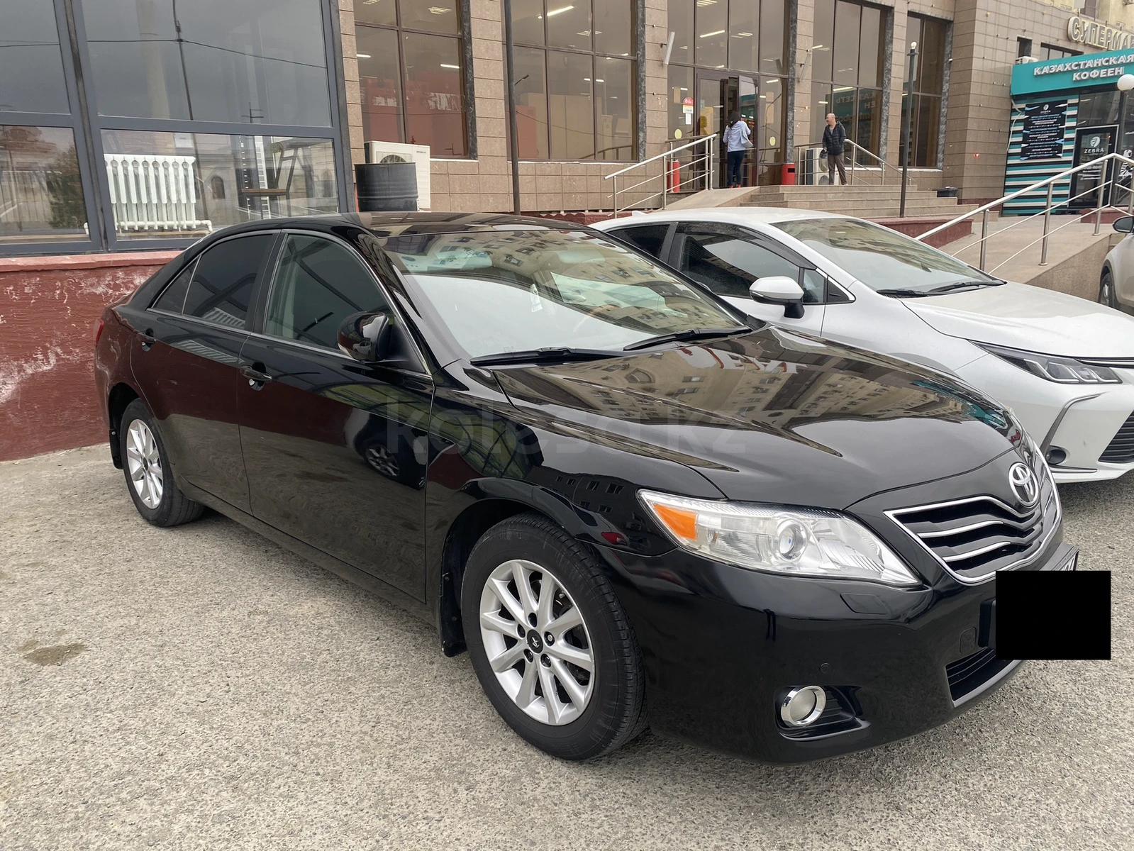 Toyota Camry 2010 г.