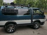 Mitsubishi Delica 1994 годаfor4 000 000 тг. в Алматы