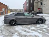Toyota Camry 2022 года за 14 000 000 тг. в Семей – фото 3