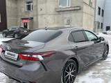 Toyota Camry 2022 года за 14 000 000 тг. в Семей – фото 5