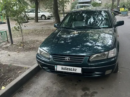 Toyota Camry 1997 года за 3 500 000 тг. в Алматы