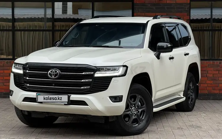 Toyota Land Cruiser 2024 года за 55 000 000 тг. в Астана
