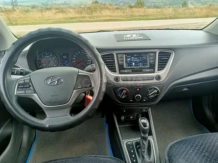 Hyundai Accent 2021 года за 8 500 000 тг. в Риддер – фото 3