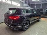 Volkswagen Touareg Exclusive Atmosphere 2022 годаүшін31 500 000 тг. в Алматы – фото 3