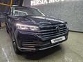 Volkswagen Touareg Exclusive Atmosphere 2022 года за 31 500 000 тг. в Алматы – фото 2