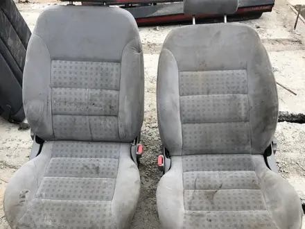 Седенье на Volkswagen Golf 4 за 11 101 тг. в Шымкент