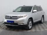 Toyota Highlander 2013 годаfor11 490 000 тг. в Астана