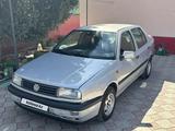 Volkswagen Vento 1993 года за 1 300 000 тг. в Алматы