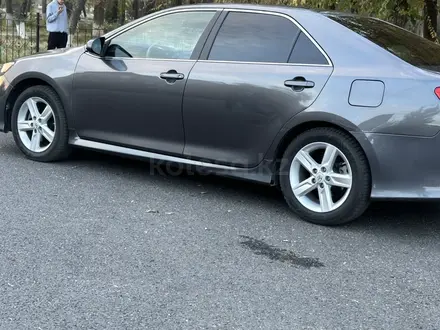 Toyota Camry 2012 года за 8 100 000 тг. в Тараз