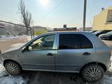 Skoda Fabia 2002 годаfor1 100 000 тг. в Шымкент – фото 4