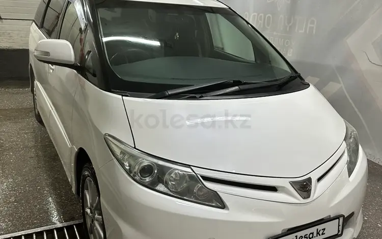 Toyota Estima 2009 года за 7 300 000 тг. в Семей