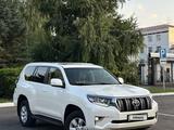 Toyota Land Cruiser Prado 2021 года за 26 300 000 тг. в Уральск