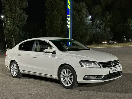 Volkswagen Passat 2011 года за 5 500 000 тг. в Алматы – фото 4