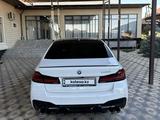 BMW 5 серия 2022 года за 23 000 000 тг. в Шымкент – фото 4