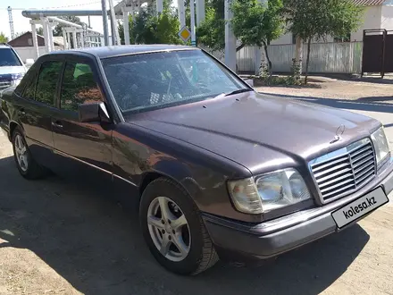 Mercedes-Benz E 220 1993 года за 2 000 000 тг. в Кызылорда – фото 2