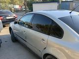 Volkswagen Passat 1999 года за 1 000 000 тг. в Атырау – фото 2