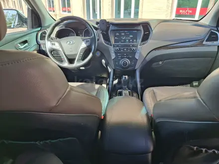 Hyundai Santa Fe 2017 года за 6 000 000 тг. в Актау – фото 5