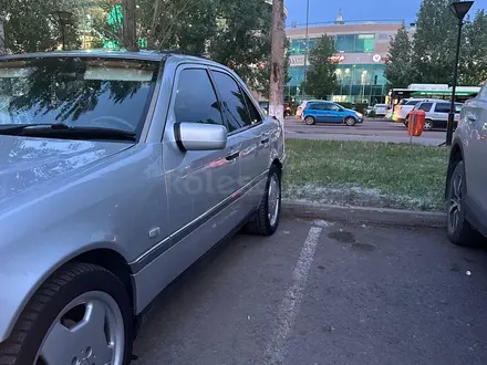 Mercedes-Benz C 220 1996 года за 3 200 000 тг. в Астана