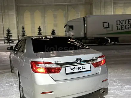 Toyota Camry 2014 года за 9 000 000 тг. в Астана – фото 2