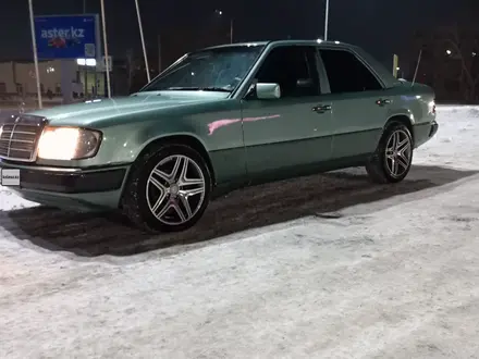 Mercedes-Benz E 300 1992 года за 2 000 000 тг. в Караганда – фото 15