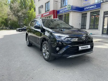 Toyota RAV4 2019 года за 13 070 000 тг. в Уральск – фото 6