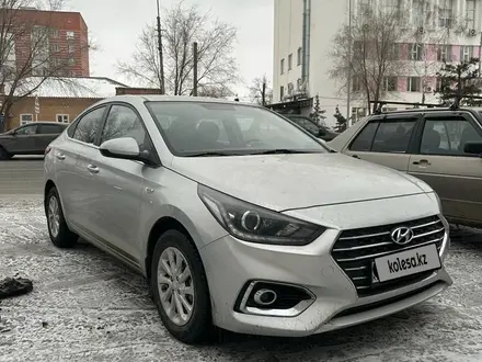 Hyundai Accent 2019 года за 7 400 000 тг. в Уральск – фото 2