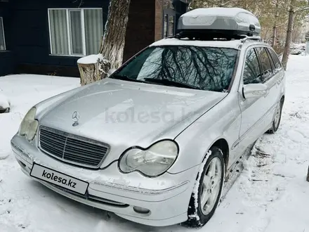 Mercedes-Benz C 200 2003 года за 4 000 000 тг. в Актобе – фото 3