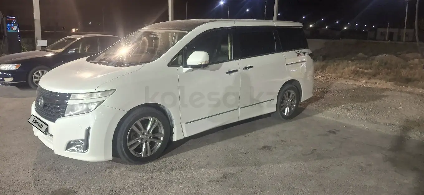 Nissan Elgrand, 2013