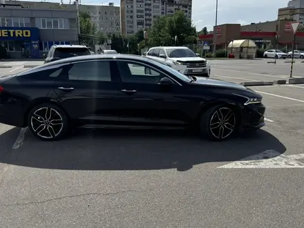 Kia K5 2022 года за 12 000 000 тг. в Алматы – фото 2