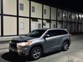 Toyota Highlander 2015 года за 17 000 000 тг. в Атырау